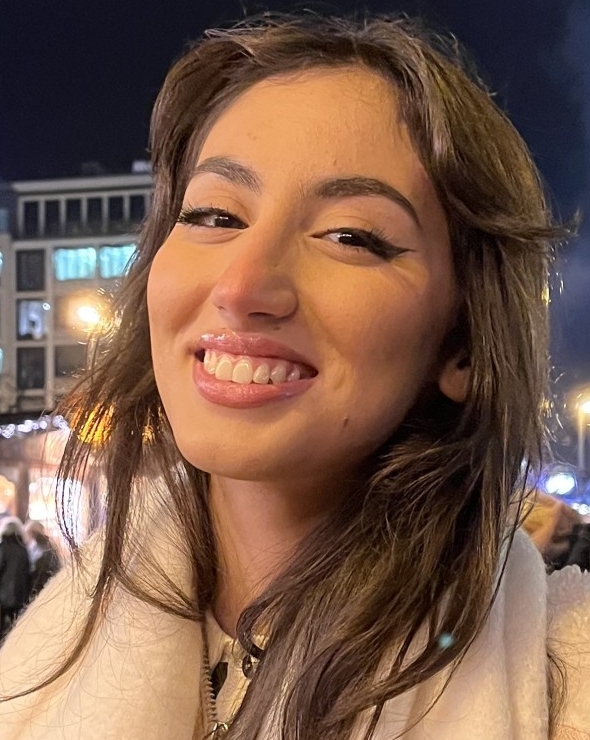 Profilbild von Yasmina