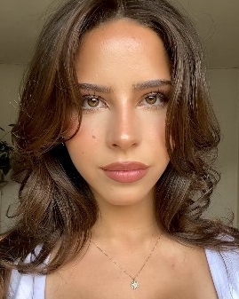 Profilbild von Aynisa