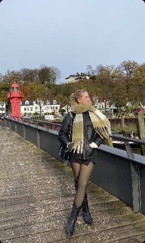 Weiteres Foto von Yana