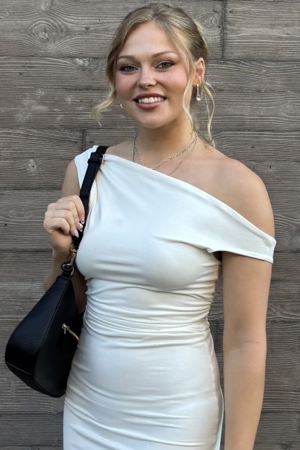 Weiteres Foto von Leslie Adriana