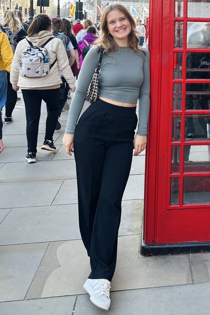 Weiteres Foto von Ashley