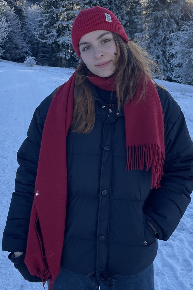 Weiteres Foto von Surya