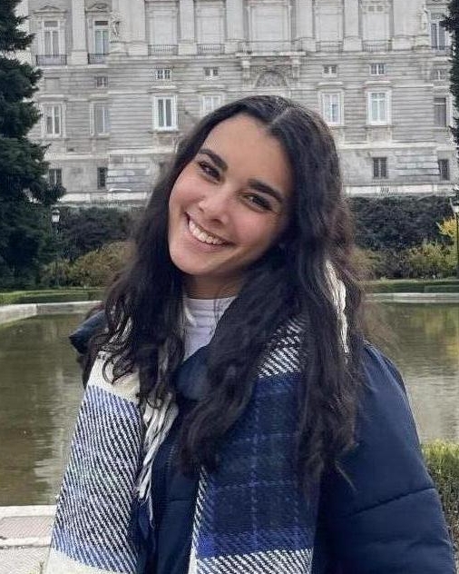 Profilbild von Adrielly Vitoria