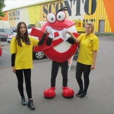 Louisa-Celine bei der Arbeit