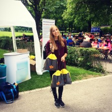 Stephanie bei der Arbeit