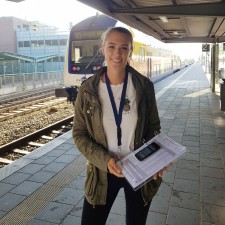 Sara bei der Arbeit