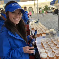 Eliza Elena bei der Arbeit