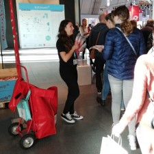 Julia bei der Arbeit