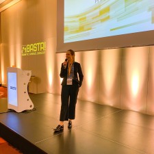 Julia bei der Arbeit