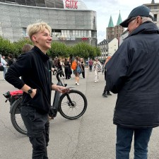 Lara-Marie bei der Arbeit