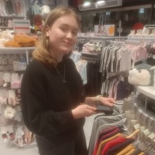 Laura bei der Arbeit