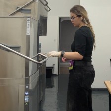 Valerie bei der Arbeit