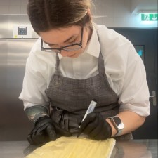Valerie bei der Arbeit