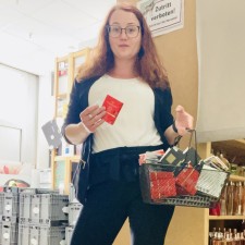 Faye bei der Arbeit