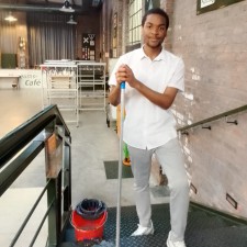 Priscilson Raison bei der Arbeit