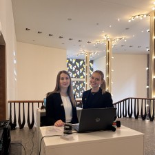 Laura bei der Arbeit