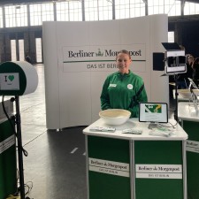 Cara bei der Arbeit