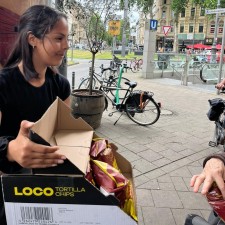 Chahida bei der Arbeit