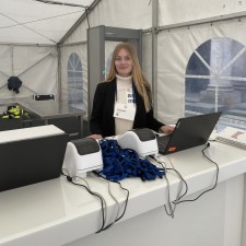 Julia bei der Arbeit
