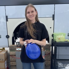 Manuela Bettina bei der Arbeit