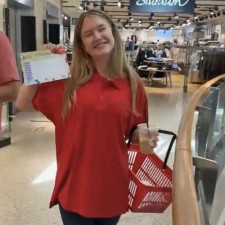 Julia Monika bei der Arbeit