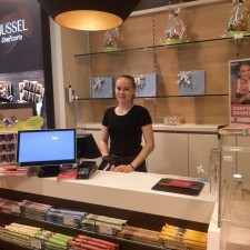 Karina bei der Arbeit