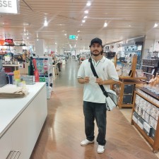 Amirmohammad bei der Arbeit
