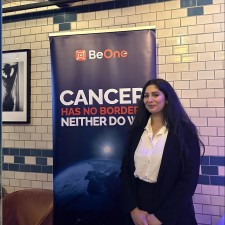 Alexandra bei der Arbeit