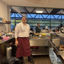 Farzam bei der Arbeit