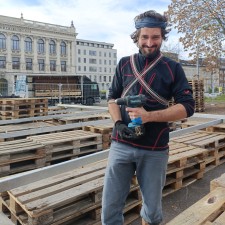 Simon bei der Arbeit