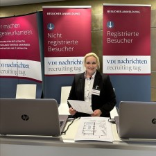 Sarah bei der Arbeit