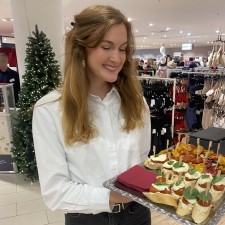 Lucia bei der Arbeit