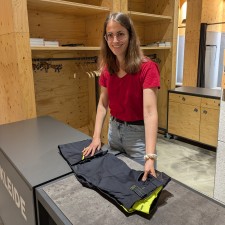 Julia bei der Arbeit