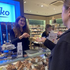 Lucia bei der Arbeit