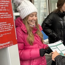Astrid-Karina bei der Arbeit