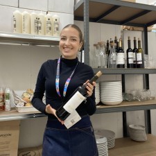 Sofia Aurora bei der Arbeit