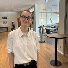 Mia bei der Arbeit