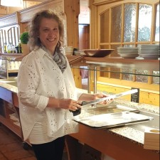 Joy-Martina bei der Arbeit