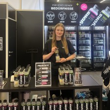 Nicole arbeitet als Messehostess FIBO Sa & So | HYDR8 Start-up auf der Messe