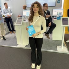 Julia arbeitet als Messehost/ess (m/w/d) auf der Messe