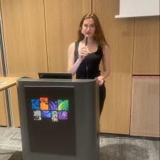 Lucia bei der Arbeit