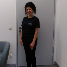 Mina bei der Arbeit