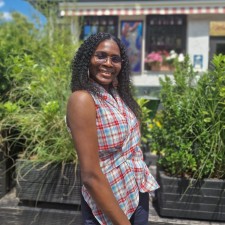 Ruth Oluwatosin bei der Arbeit