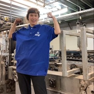 anna carolina aushilfe als produktionshelfer